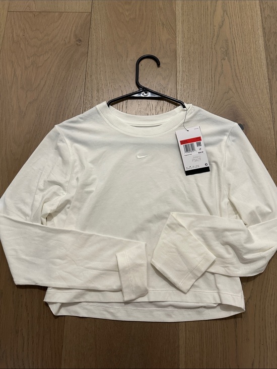 Nike Tops - Nike Cream Cropped Long Sleeve Top